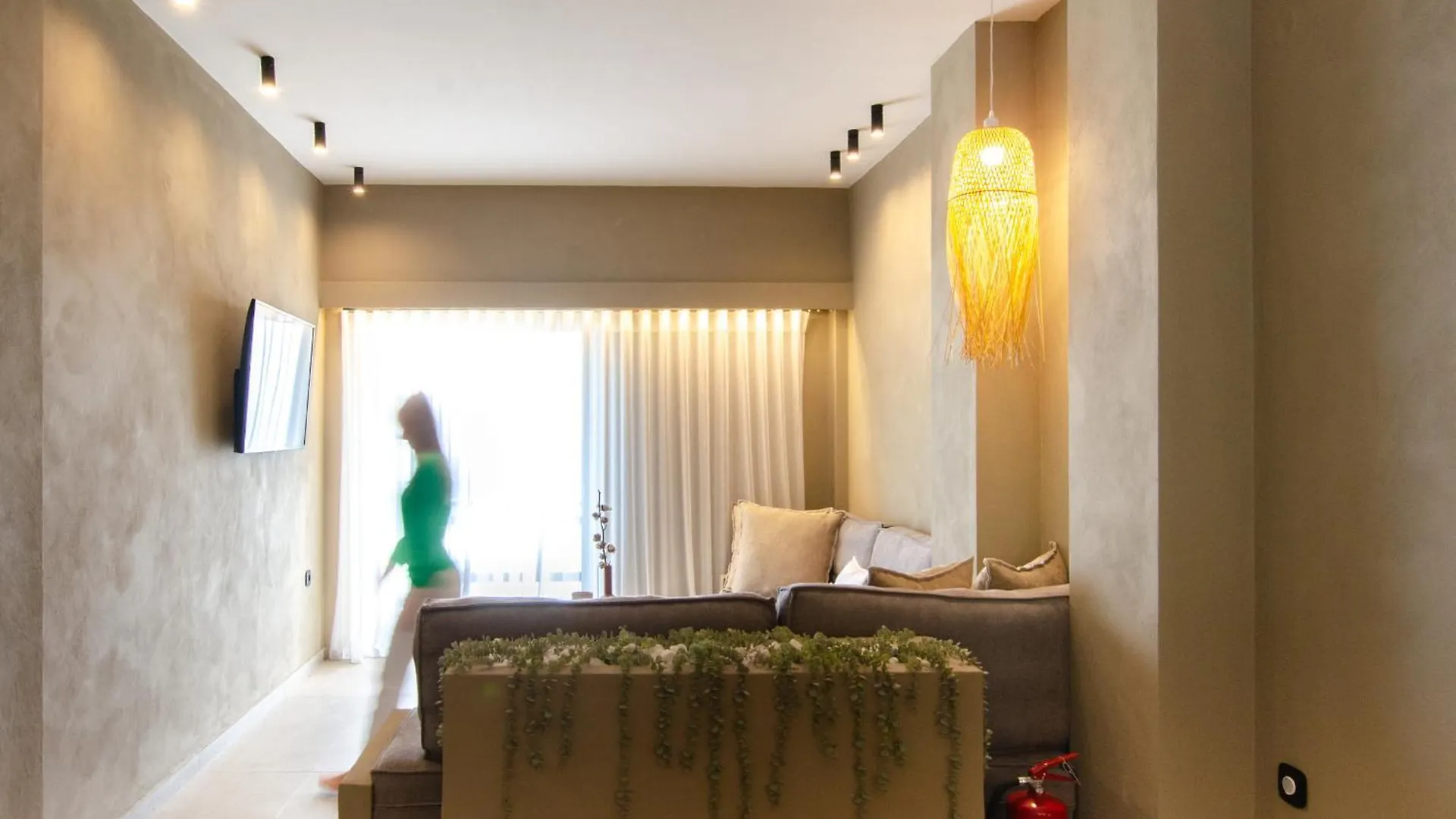Sea Front Elegant Apartment Kalandra